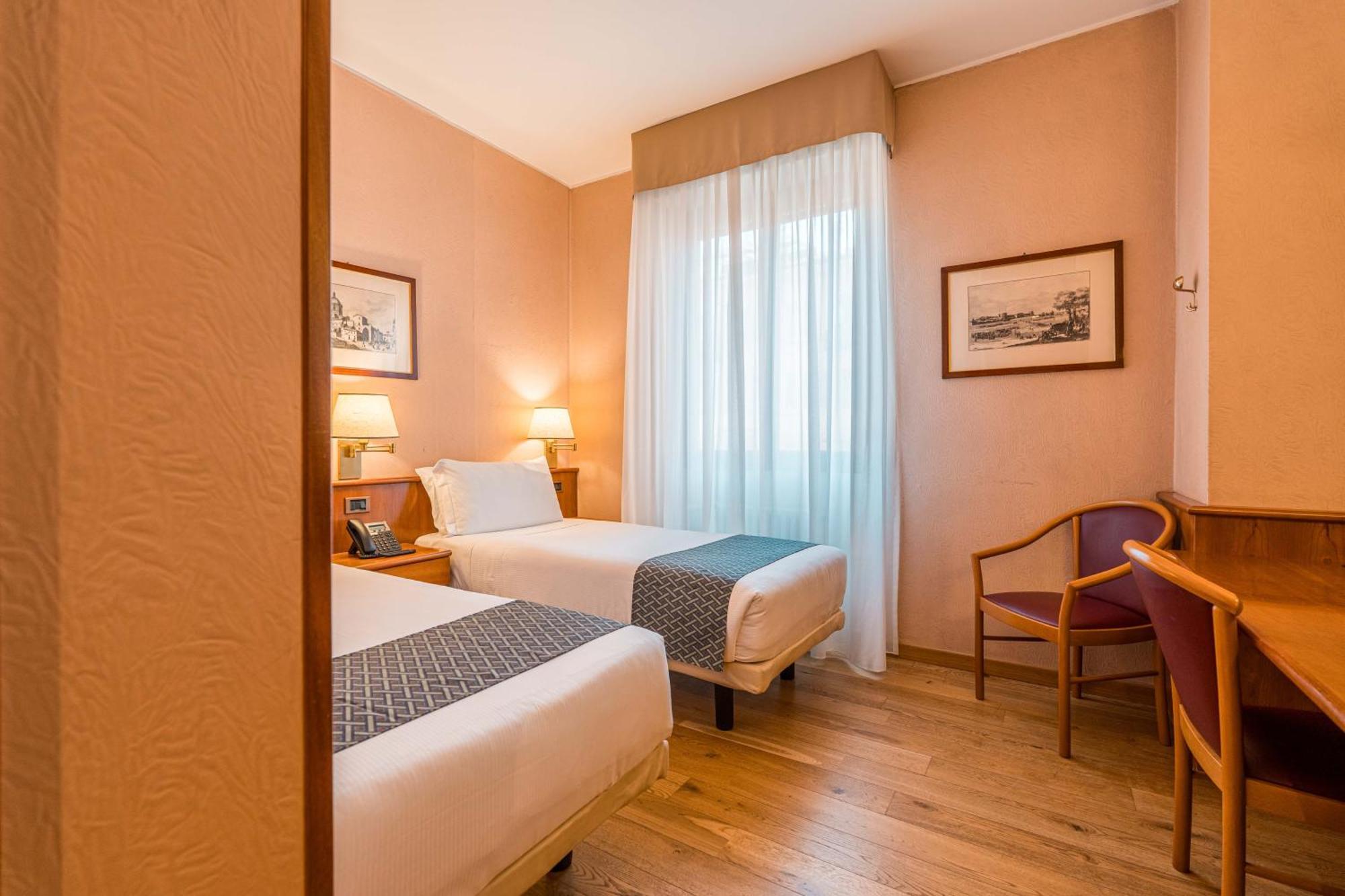 Crystal Hotel Varese Exterior foto