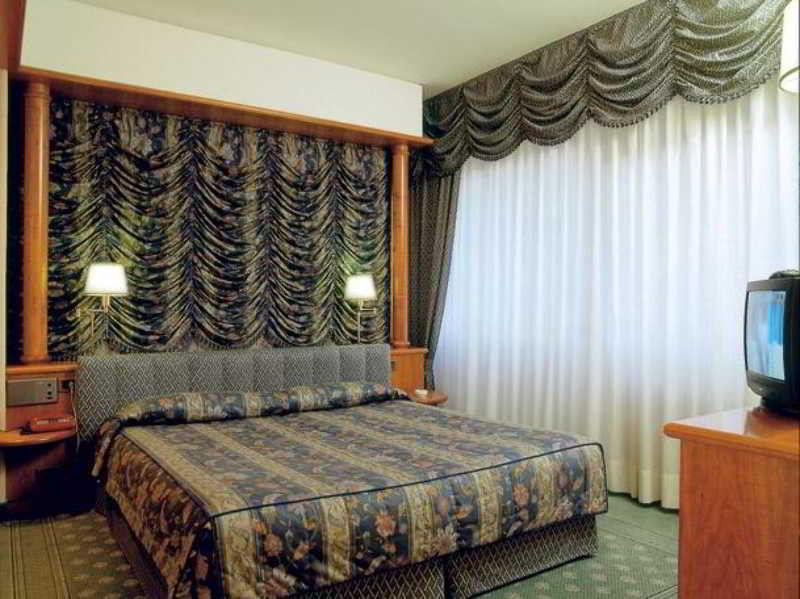 Crystal Hotel Varese Zimmer foto
